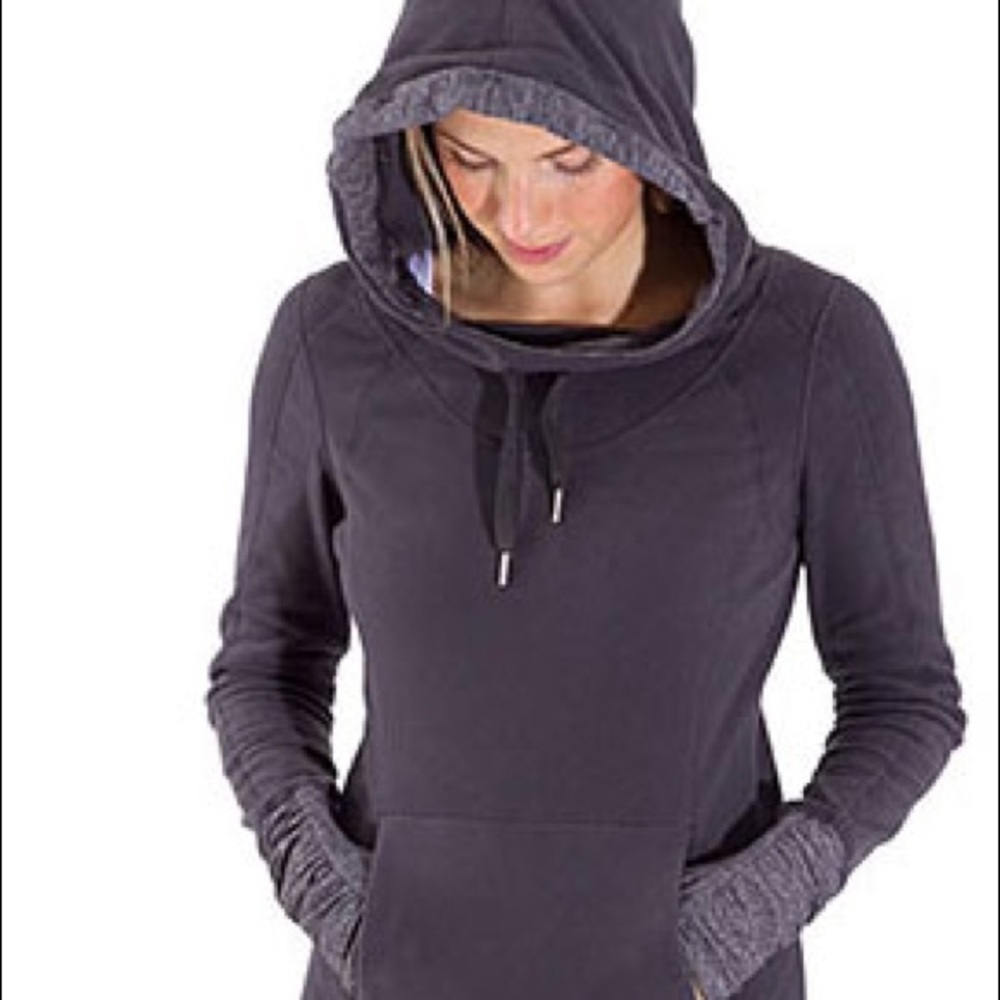 Lululemon run:post pullover size 6